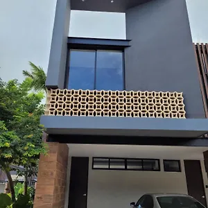 https://habitacion-en-ikers-house.hotelsmerida.org